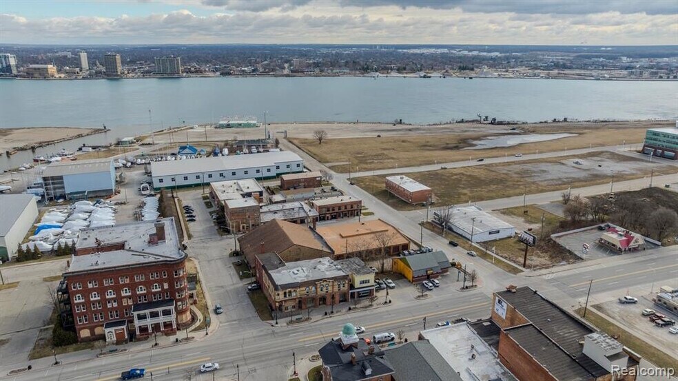 More Photos Of 1121 4th St, Port Huron Warehouse For Lease