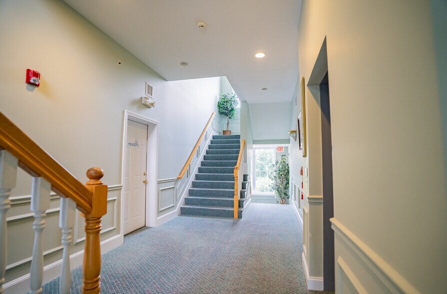 More Photos Of 6 Mary E Clark Dr, Hampstead Office For Sale