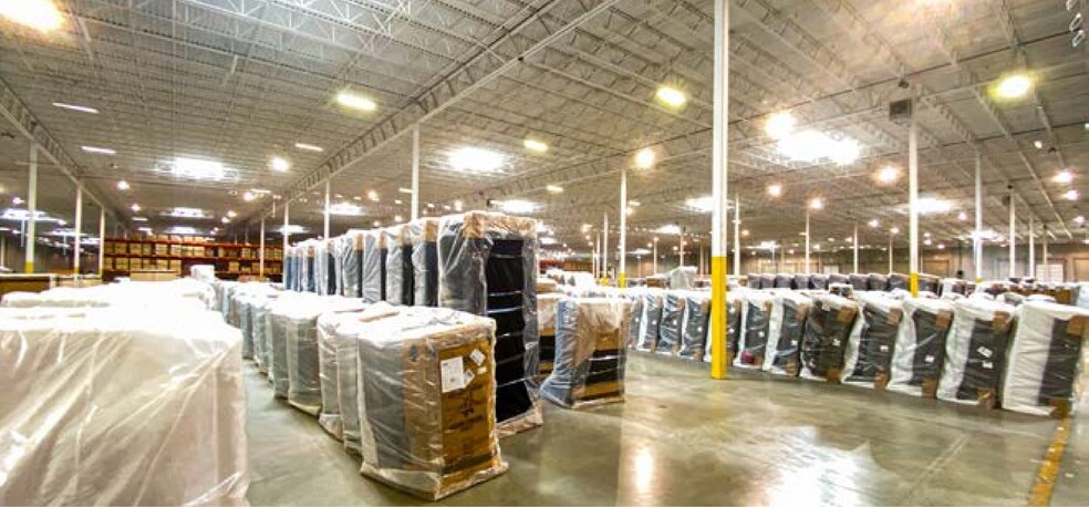 More Photos Of 6900 S International Pky, McAllen Warehouse For Lease