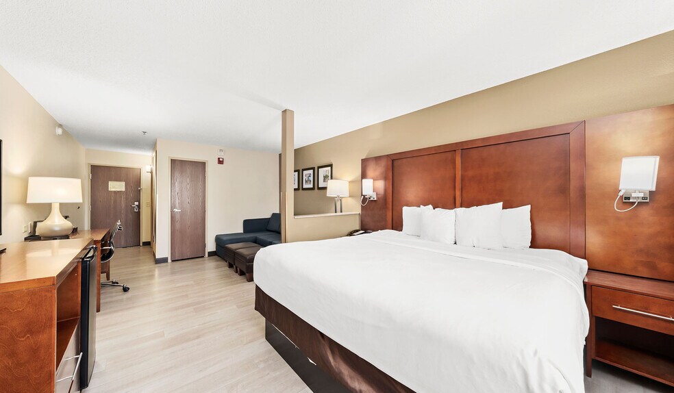 More Photos Of 1775 E Belvidere Rd, Grayslake Hotel For Sale