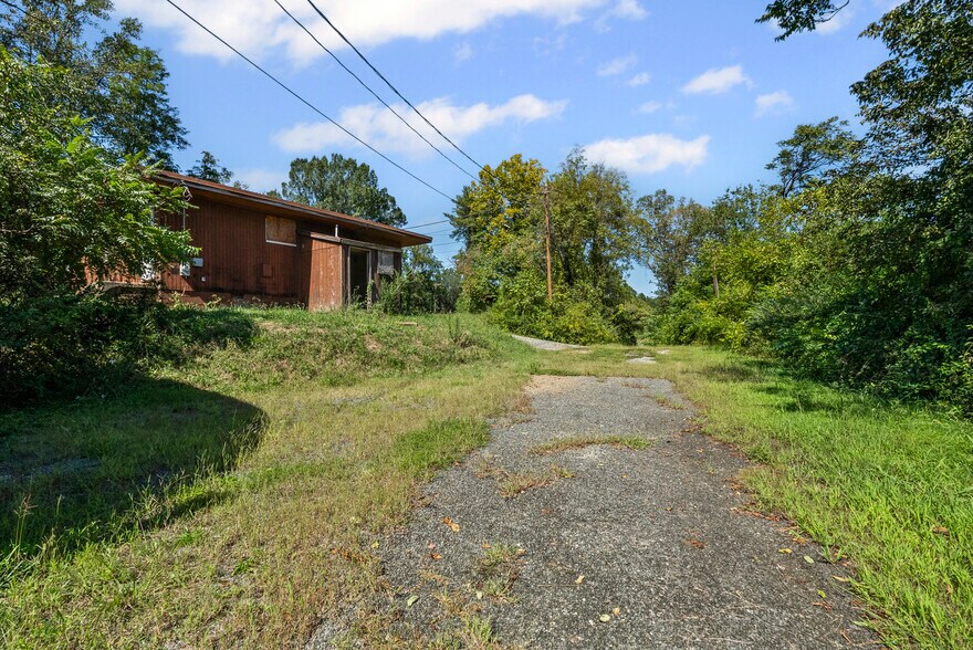 More Photos Of 322 Depot St, Amherst Warehouse For Sale