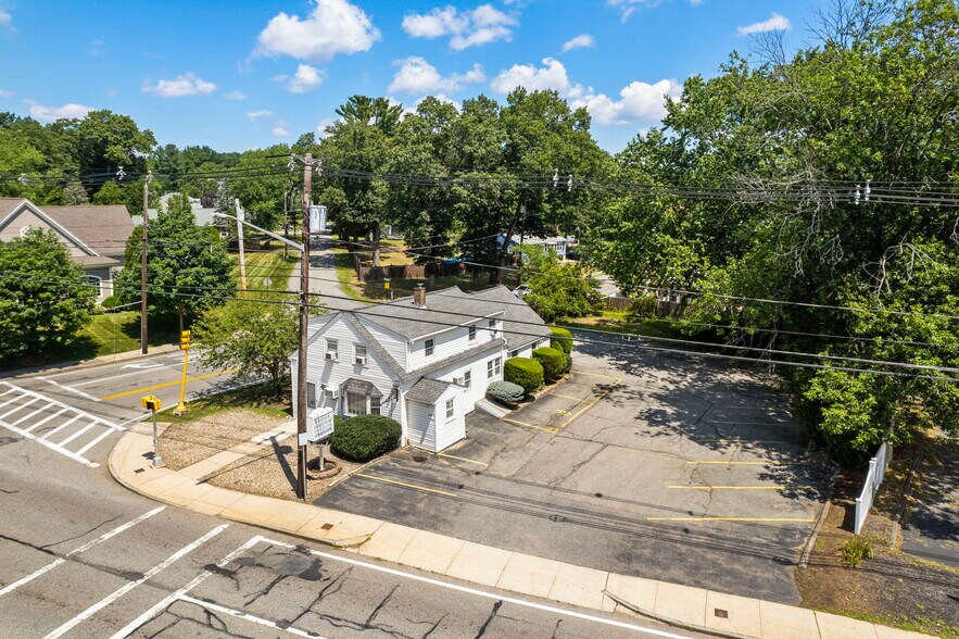 More Photos Of 306 Main St, Wilmington Medical For Sale