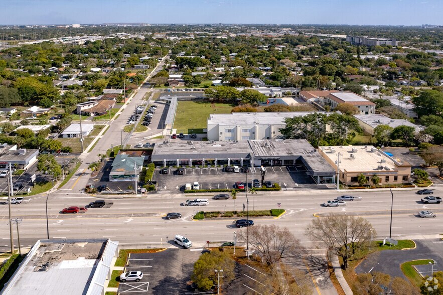 More Photos Of 821-859 E Oakland Park Blvd, Oakland Park Storefront For Lease