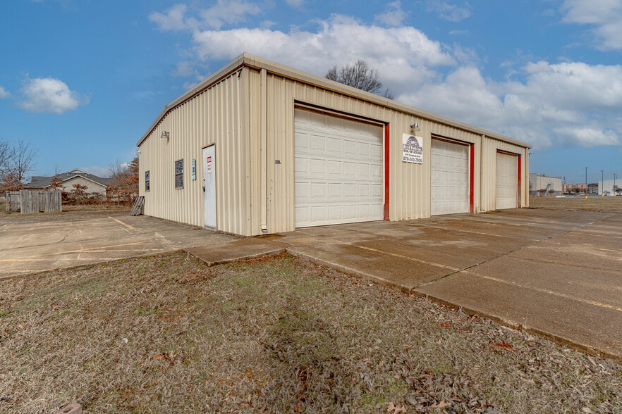 More Photos Of 3103 Prosperity Dr, Jonesboro Specialty For Sale