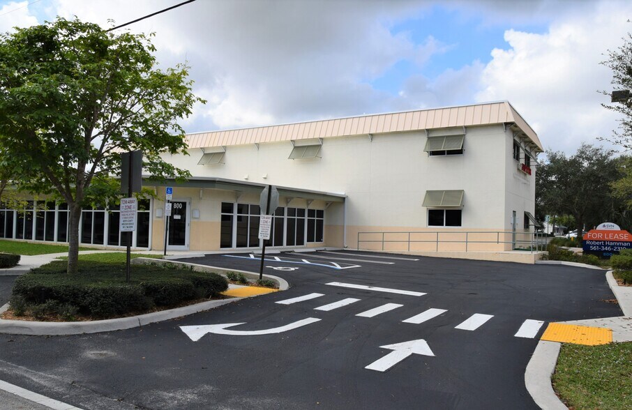 More Photos Of 800 W Indiantown Rd, Jupiter Storefront Retail Office For Lease
