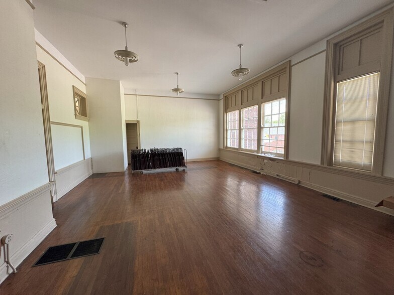 More Photos Of 1017 N Sanga Rd, Cordova Specialty For Sale