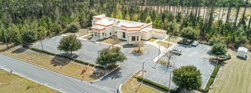 More Photos Of 208 SW Prosperity Pl, Lake City Medical For Sale