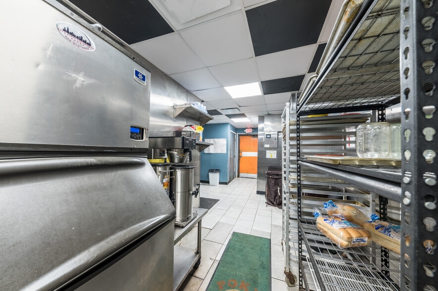More Photos Of 1111 Fairmont Ave, Fairmont Restaurant For Sale