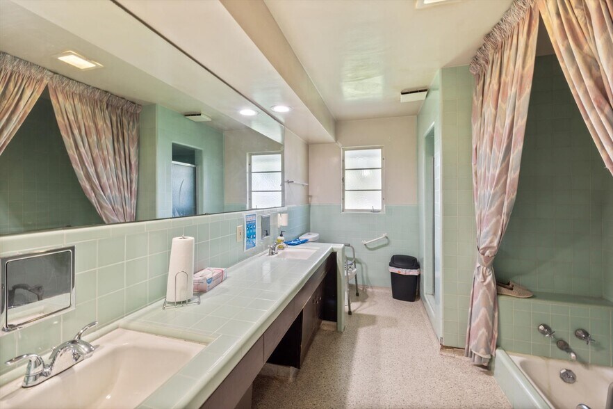 More Photos Of 1415 W Scott Ave, Fresno Assisted Living For Sale