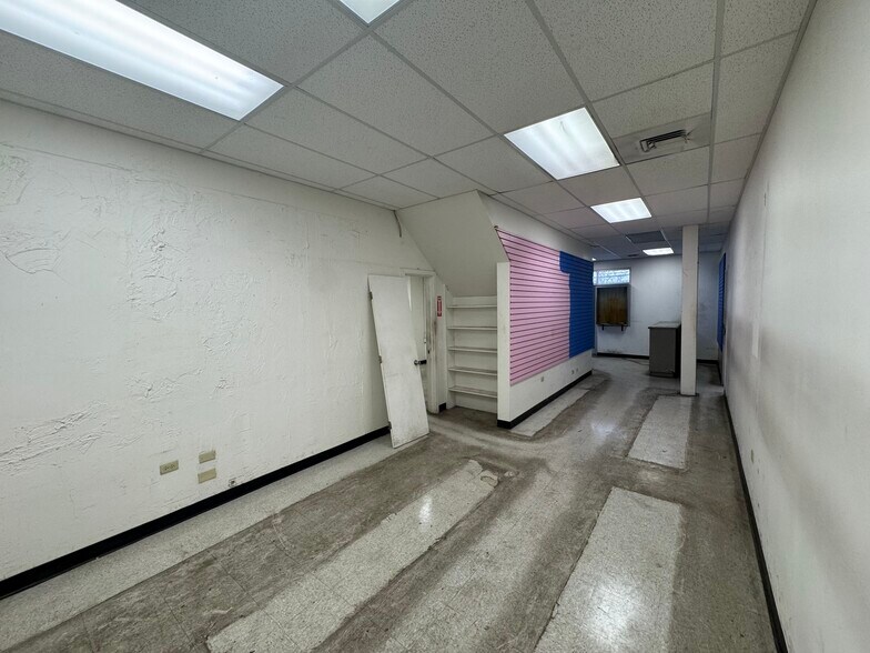 More Photos Of 550-552 Nimitz Hwy, Honolulu Warehouse For Lease