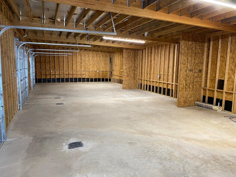 More Photos Of 14435 Main St, Houston Industrial For Lease