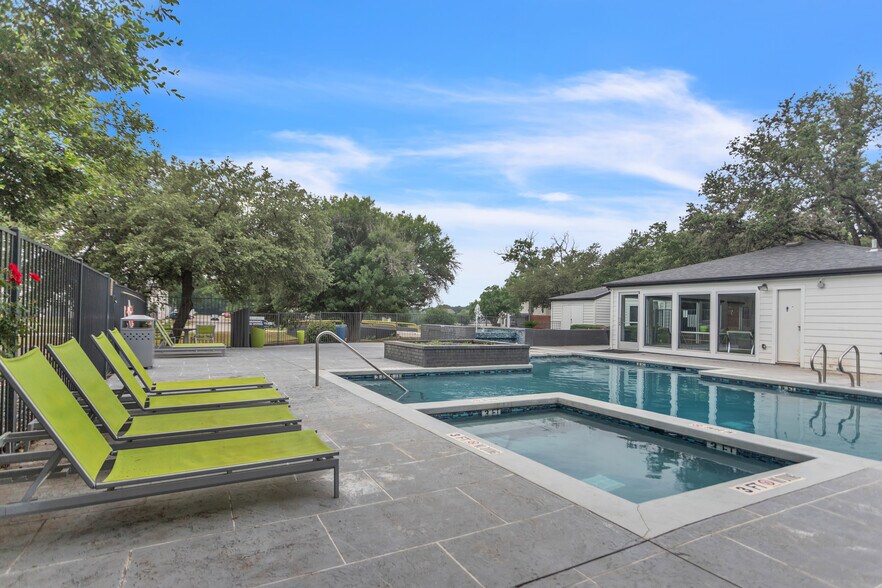 More Photos Of 14900 Nacogdoches Rd, San Antonio Apartments For Sale