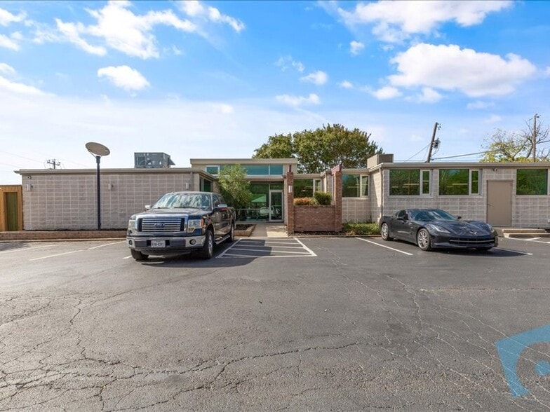 More Photos Of 7291 Glenview Dr, North Richland Hills Office For Sale