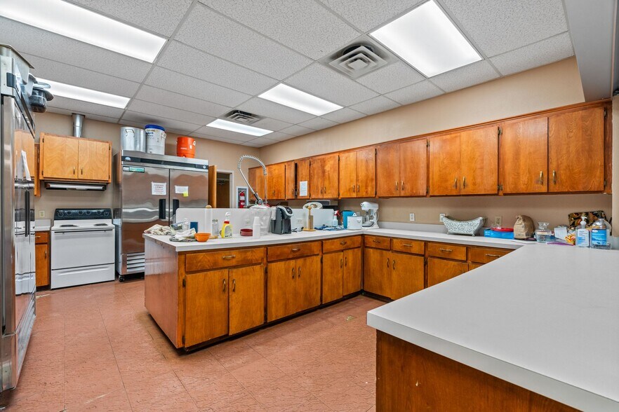 More Photos Of 1101 N Wheeler Ave, Sallisaw Religious Facility For Sale