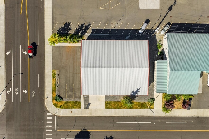 More Photos Of 720 E 3rd Ave, Moses Lake Manufacturing For Sale