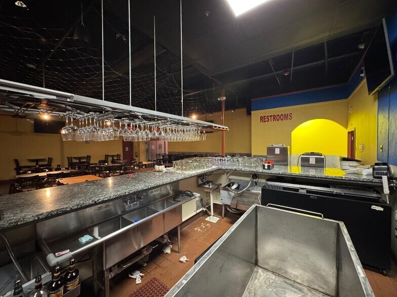More Photos Of 1906-1908 N Frazier St, Conroe Health Club For Lease