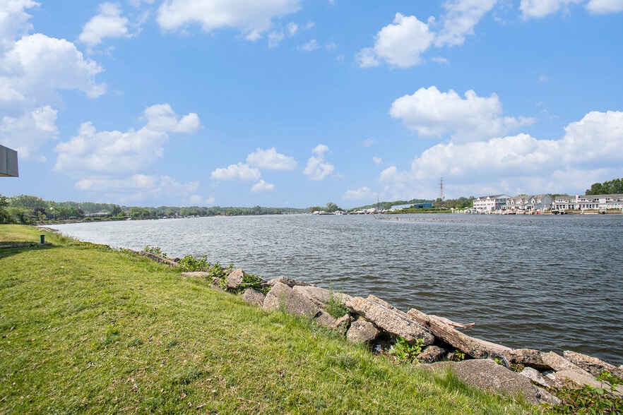 More Photos Of 400 Riverview Dr, Benton Harbor Office Residential For Sale