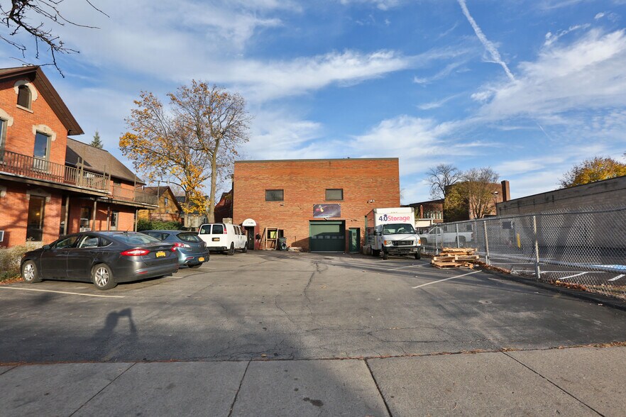 Primary Photo Of 620 South Ave, Rochester Light Manufacturing For Sale