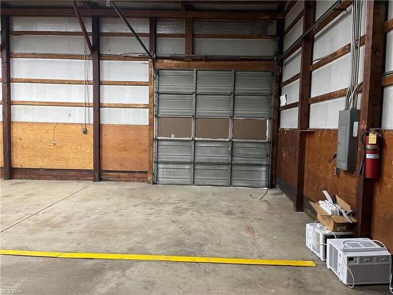 More Photos Of 165 Kenwood St, Elyria Industrial For Sale
