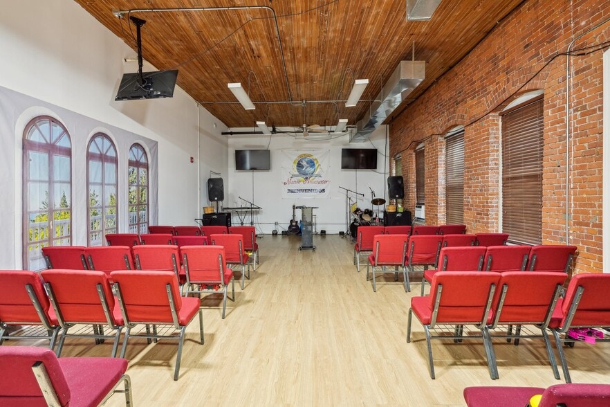 More Photos Of 175 N Main St, Wharton Loft Creative Space For Sale