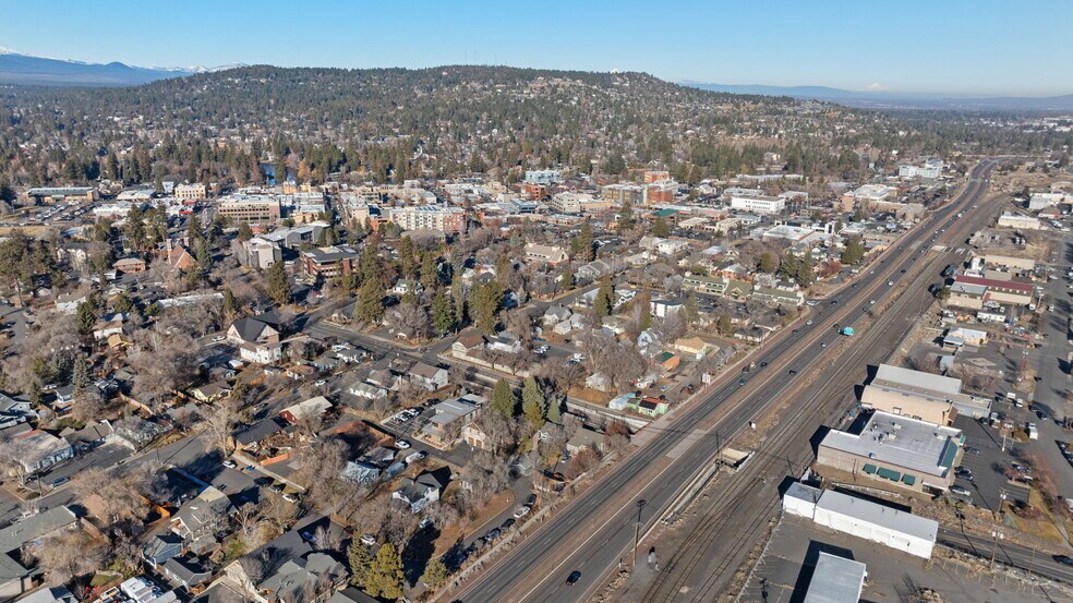 More Photos Of 15 NW Franklin Ave, Bend Office For Sale