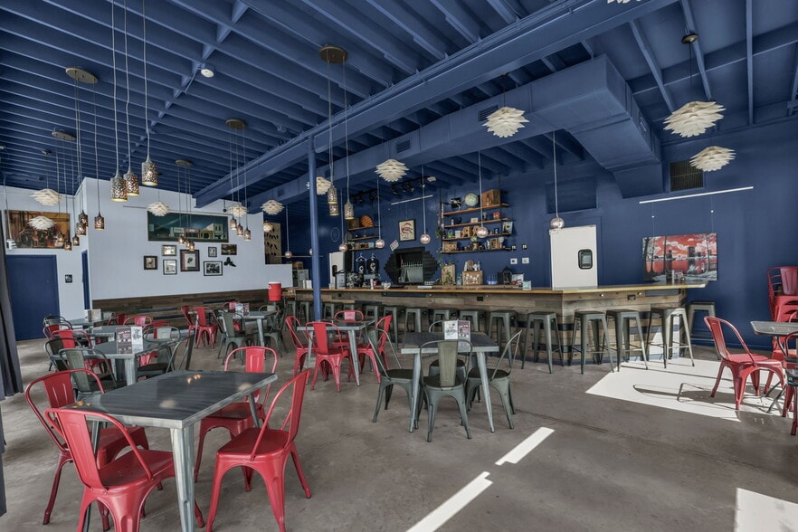 More Photos Of 2807 E South St, Orlando Freestanding For Sale