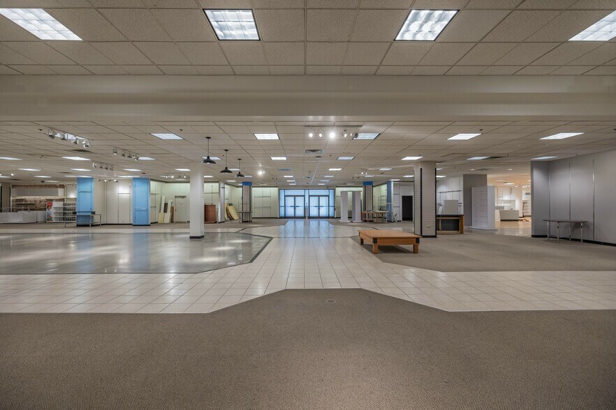 More Photos Of 7 S Tunnel Rd, Asheville Department Store For Sale