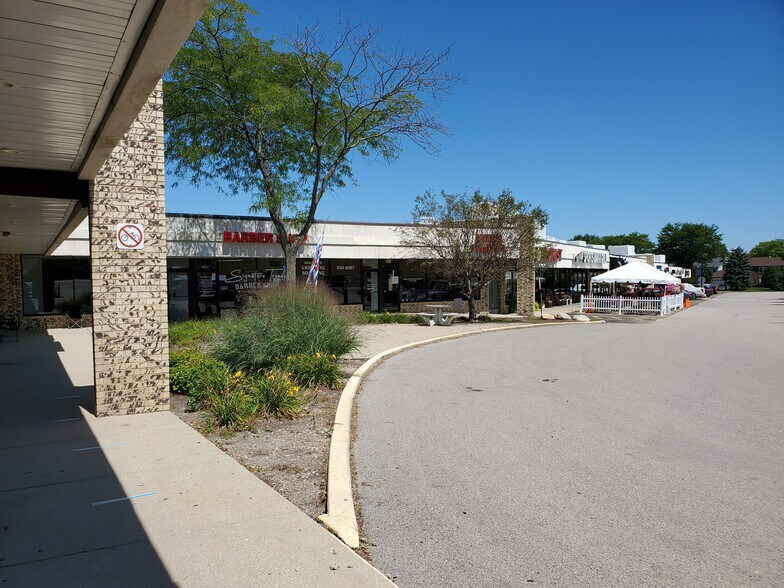 More Photos Of 1710-1772 W Algonquin Rd, Schaumburg Unknown For Lease