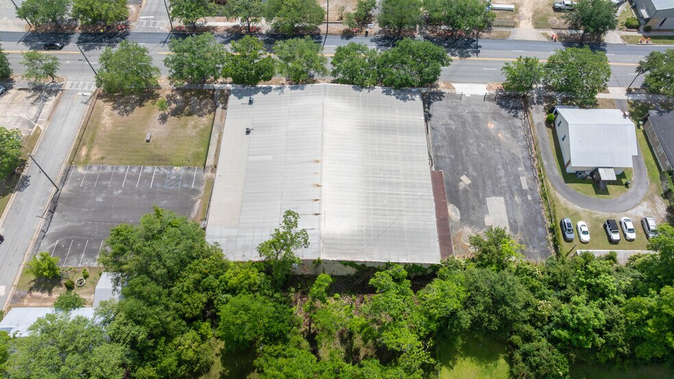 More Photos Of 615 N Main St, Moultrie Flex For Sale