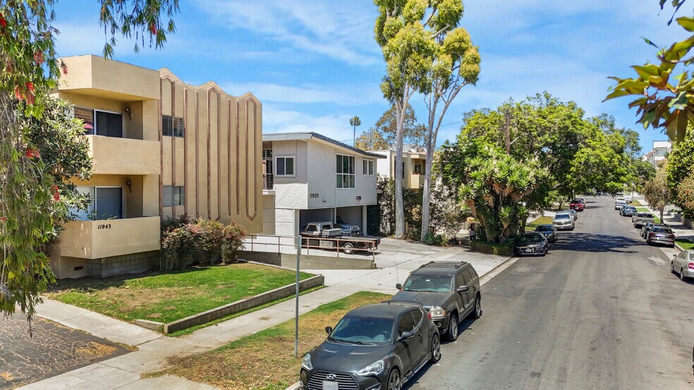 More Photos Of 11943 Kiowa Ave, Los Angeles Apartments For Sale