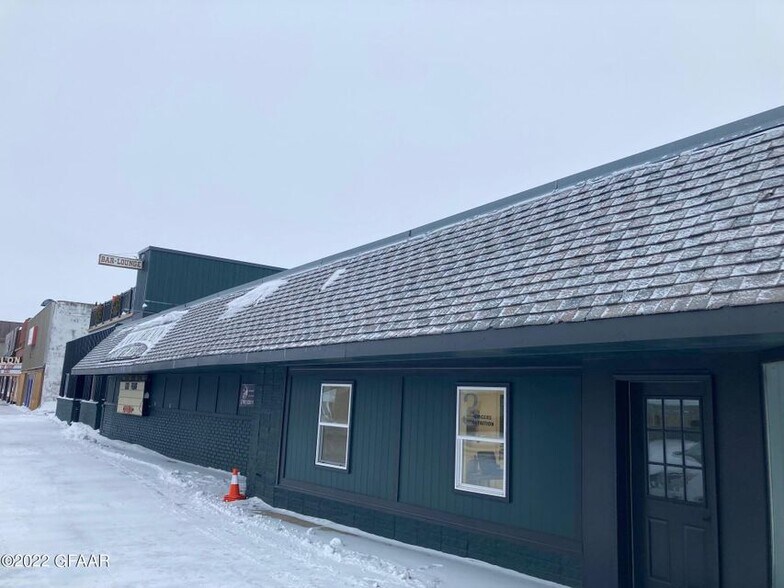 More Photos Of 220 Towner Ave, Larimore Flex For Sale