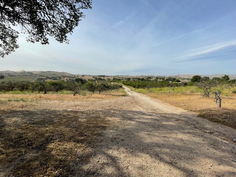 More Photos Of 27 Wellsona Rd, Paso Robles Land For Sale