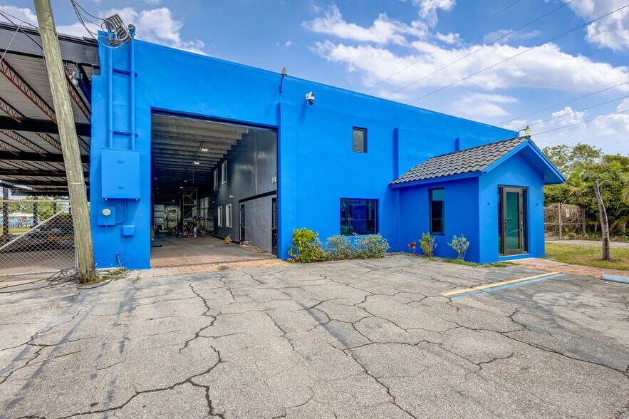 More Photos Of 7030 N Haverhill Rd, Riviera Beach Warehouse For Sale