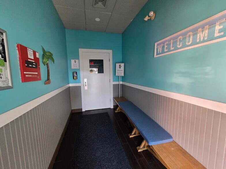 More Photos Of 48 School St, Lincoln Restaurant For Sale