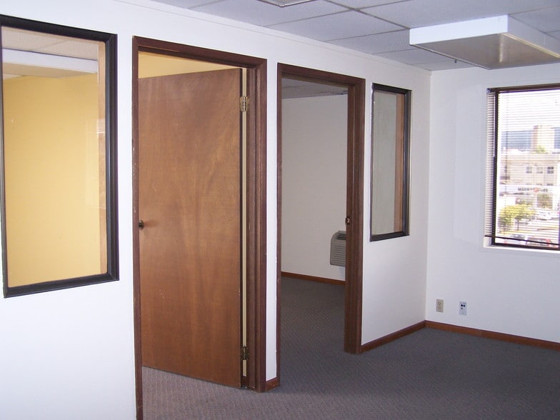 More Photos Of 1111 W Holly St, Bellingham Office For Lease