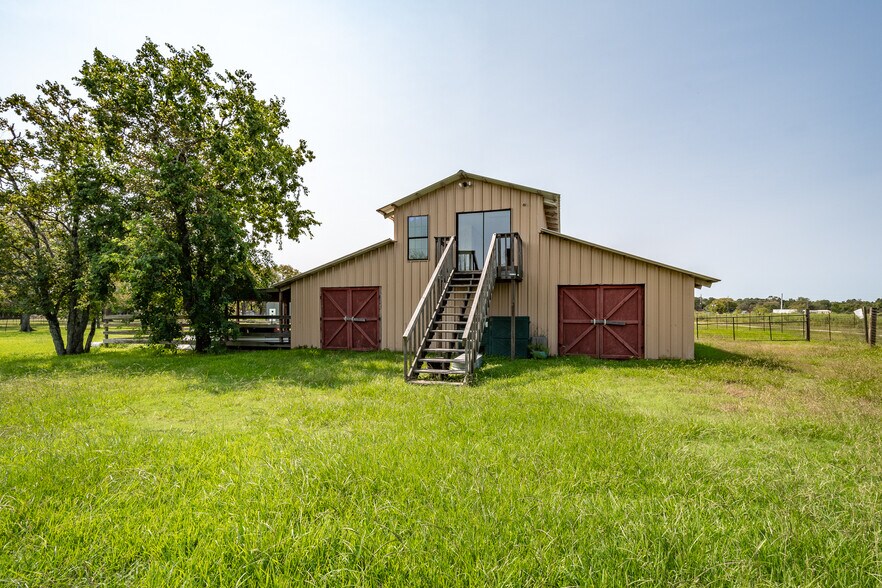 More Photos Of 21224 FM 2100 Rd, Crosby Warehouse For Sale