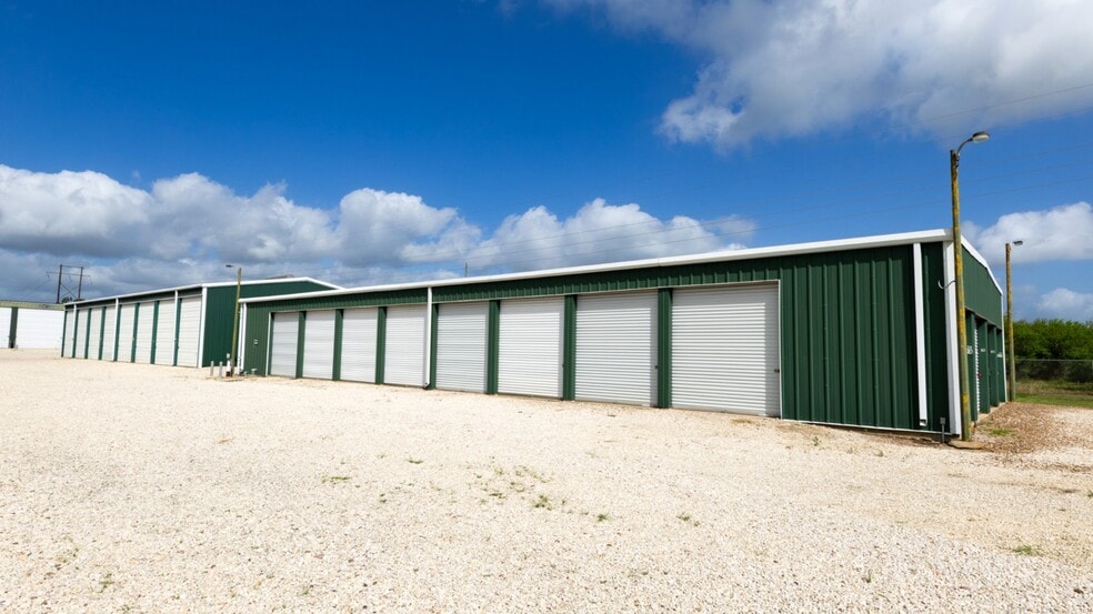 More Photos Of 5250 TX-185 Hwy, Victoria Self Storage For Sale
