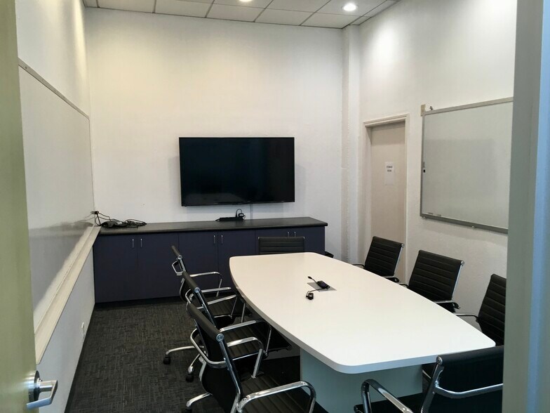 More Photos Of 2181 Park Blvd, Palo Alto Office For Lease