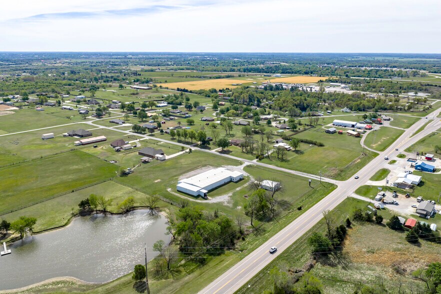 More Photos Of 6121 Highway 177, Shawnee Warehouse For Lease