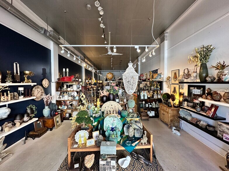 More Photos Of 7 W York St, Savannah General Retail For Lease