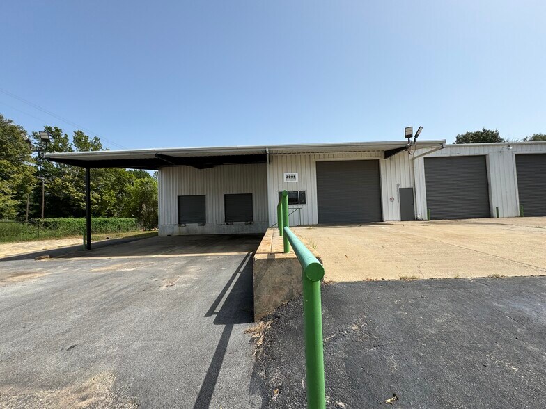 More Photos Of 2005 Tile Factory Rd, Palestine Manufacturing For Lease