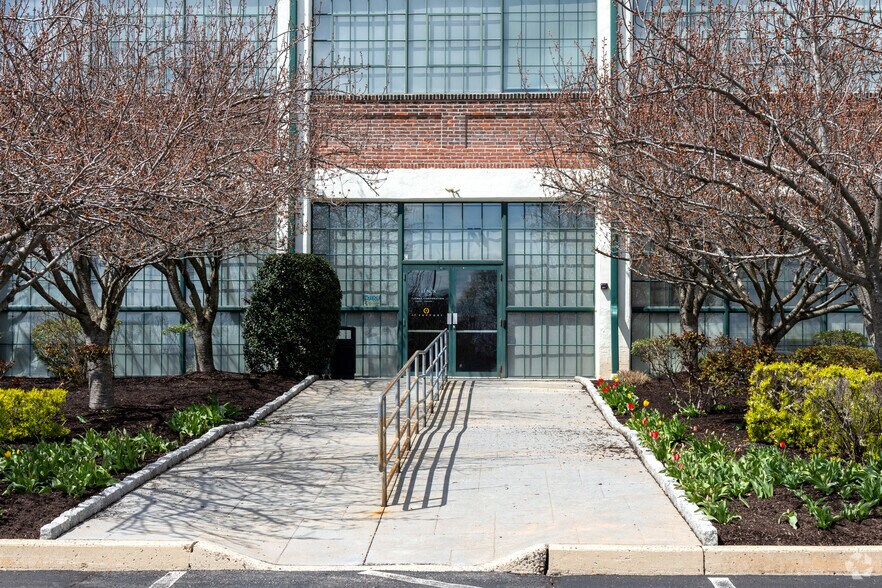 More Photos Of 1414 Radcliffe St, Bristol Office For Sale