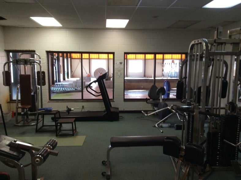 More Photos Of 73 Maskells Mill Rd, Salem Schools For Sale