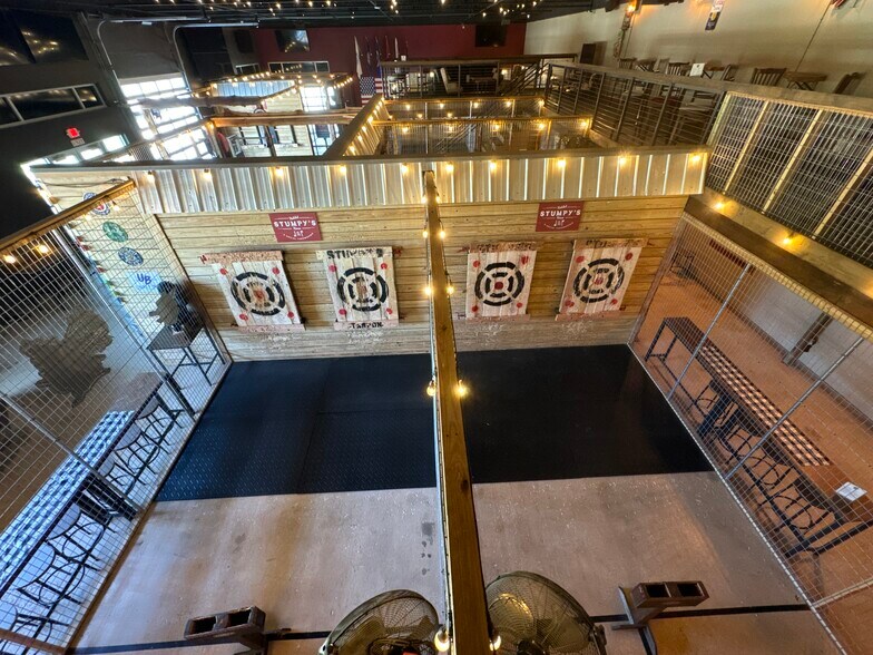 More Photos Of 201 E Center St, Tarpon Springs Bar For Lease