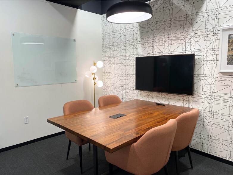 More Photos Of 873-875 N High St, Columbus Office For Lease