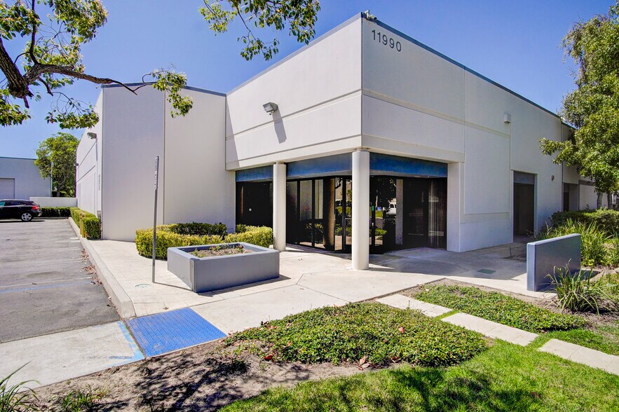 More Photos Of 11990 Hertz St, Moorpark Warehouse For Sale
