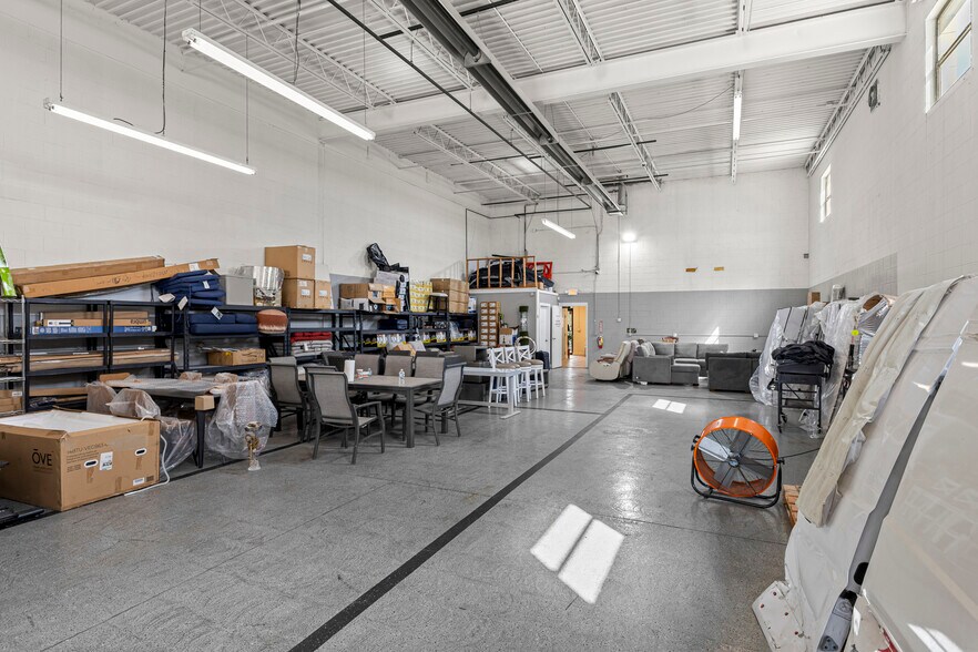 More Photos Of 32639-32645 Industrial Rd, Garden City Warehouse For Sale