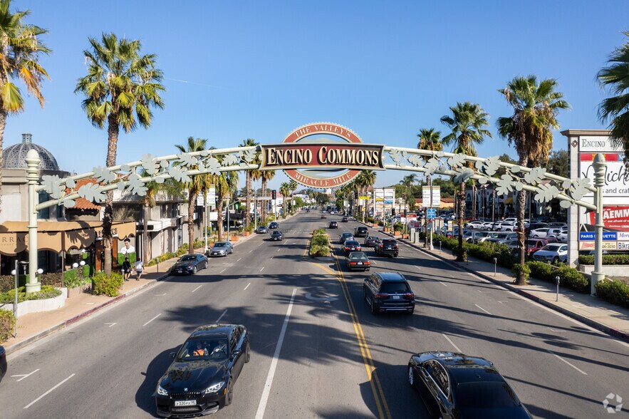 More Photos Of 17157-17253 Ventura Blvd, Encino Unknown For Lease