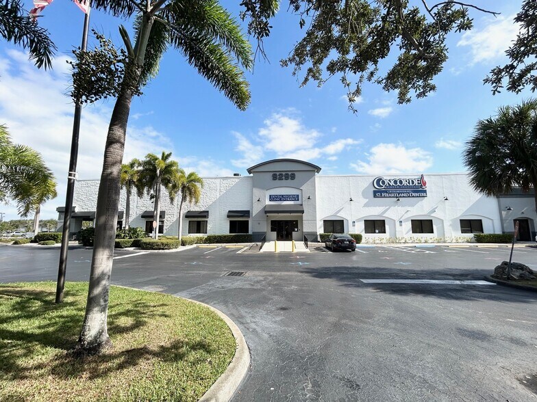 Primary Photo Of 9299 College Pky, Fort Myers Storefront Retail Office For Lease
