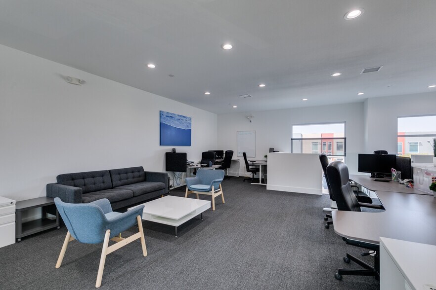 More Photos Of 7318 W Post Rd, Las Vegas Loft Creative Space For Sale